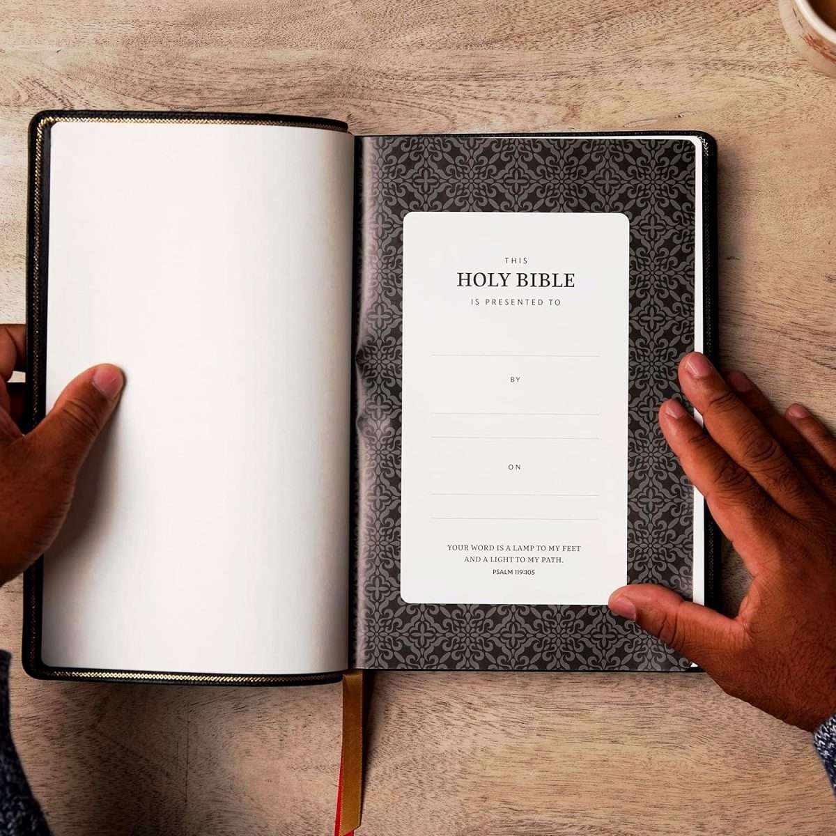 NKJV Super Giant Print Reference Bible: Black Genuine Leather (ISBN:9781400331437) - Image 3
