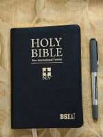 NIV Bible Compact Size Burgundy Open Type - BSI (ISBN:9788119796212) - Image 7