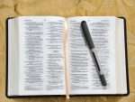 NIV Bible Compact Size Burgundy Open Type - BSI (ISBN:9788119796212) - Image 6